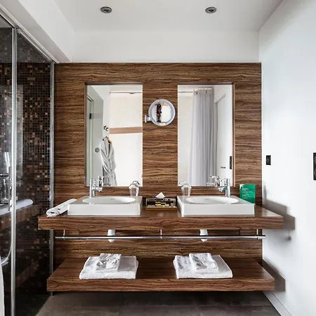 Hotel & Restaurant Origines Par Adrien Descouls - Teritoria 5*