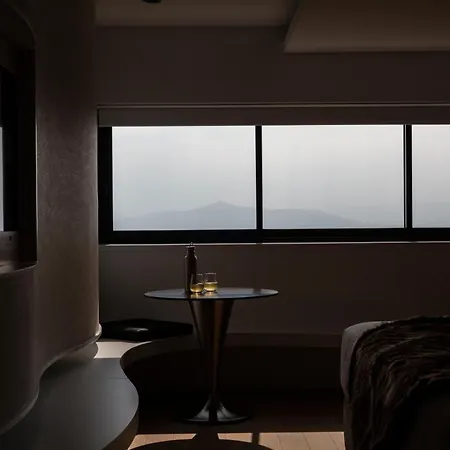 & Restaurant Origines Par Adrien Descouls - Teritoria Otel Le Broc (Puy-de-Dome)