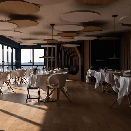 & Restaurant Origines Par Adrien Descouls - Teritoria Le Broc (Puy-de-Dome)