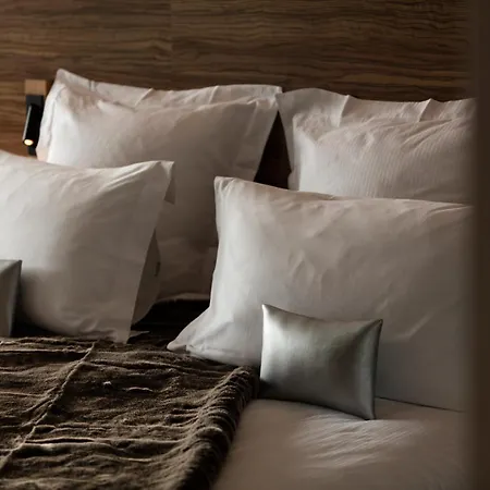 & Restaurant Origines Par Adrien Descouls - Teritoria Otel Le Broc (Puy-de-Dome)