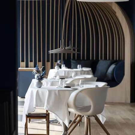 & Restaurant Origines Par Adrien Descouls - Teritoria Le Broc (Puy-de-Dome)